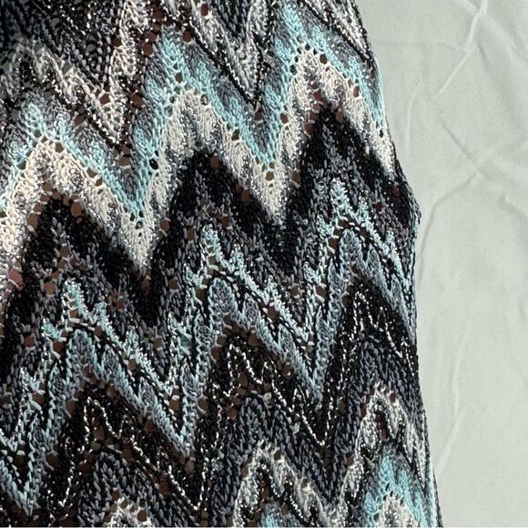 Chevron Patterned Black and White Bon Worth Women's LP Top - Picture 7 of 10